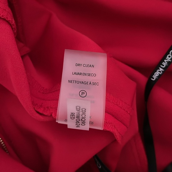 Calvin Klein Belted Short Sleeve Jumpsuit in Red w Gold Zipper & Pockets - Picture 12 of 12